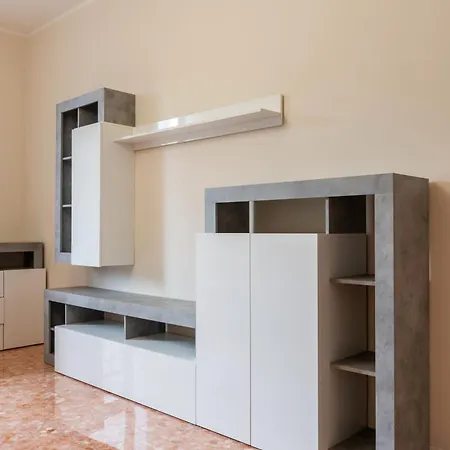 Altamura Trilocale Quartiere Bande Nere San Siro * Mediolan
